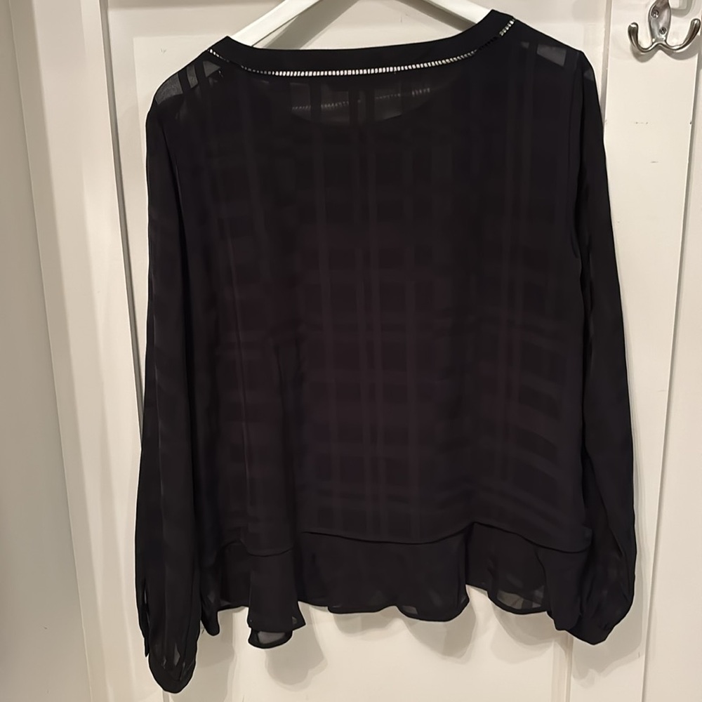 Black Loft Top - image 6